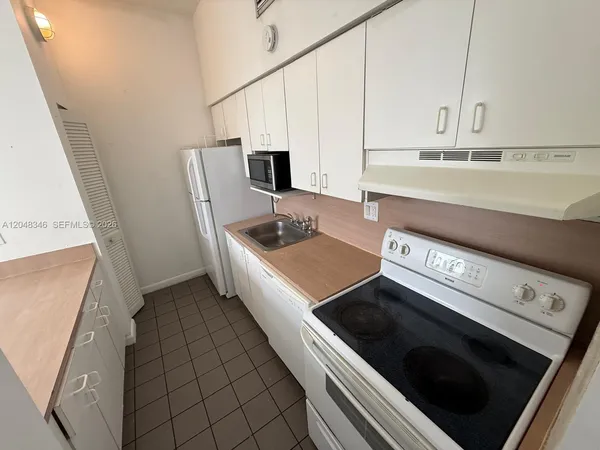 $2,050 | 7400 West 20th Avenue, Unit 420, Hialeah, FL 33016