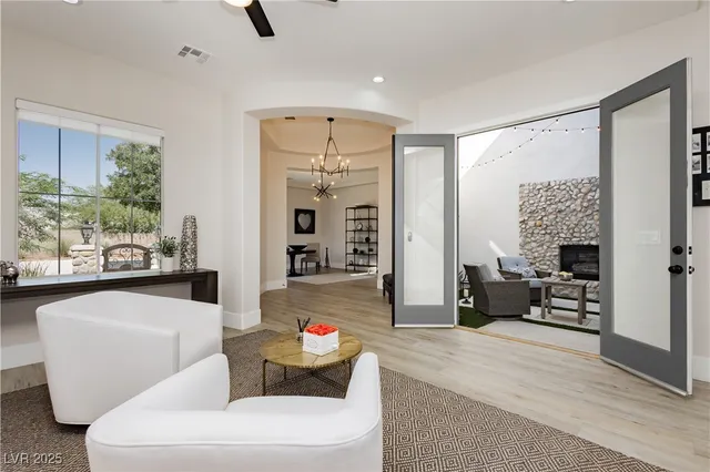 $2,698,000 | 2006 Country Cove Court, Las Vegas, NV 89135