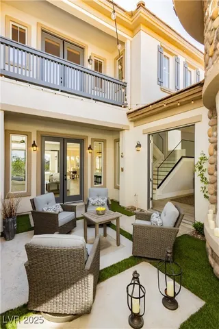 $2,698,000 | 2006 Country Cove Court, Las Vegas, NV 89135