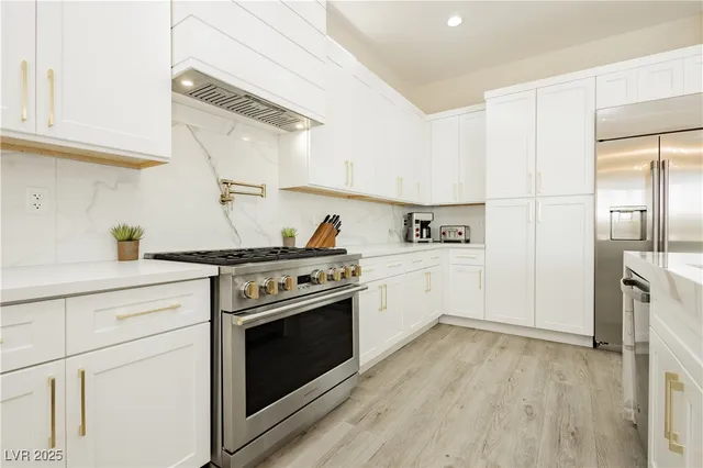 $2,698,000 | 2006 Country Cove Court, Las Vegas, NV 89135