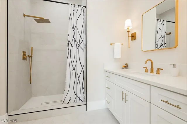 $2,698,000 | 2006 Country Cove Court, Las Vegas, NV 89135