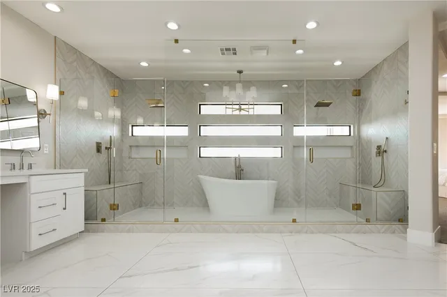 $2,698,000 | 2006 Country Cove Court, Las Vegas, NV 89135