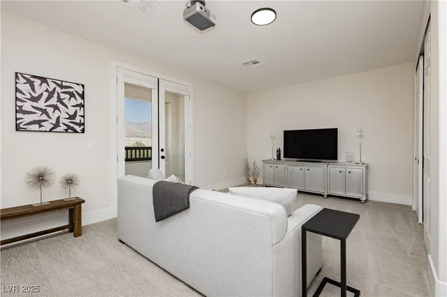 $2,698,000 | 2006 Country Cove Court, Las Vegas, NV 89135