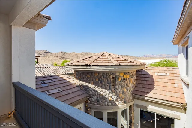 $2,698,000 | 2006 Country Cove Court, Las Vegas, NV 89135