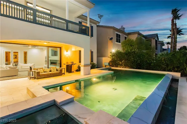 $2,698,000 | 2006 Country Cove Court, Las Vegas, NV 89135