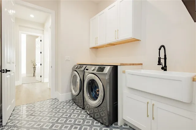 $2,698,000 | 2006 Country Cove Court, Las Vegas, NV 89135