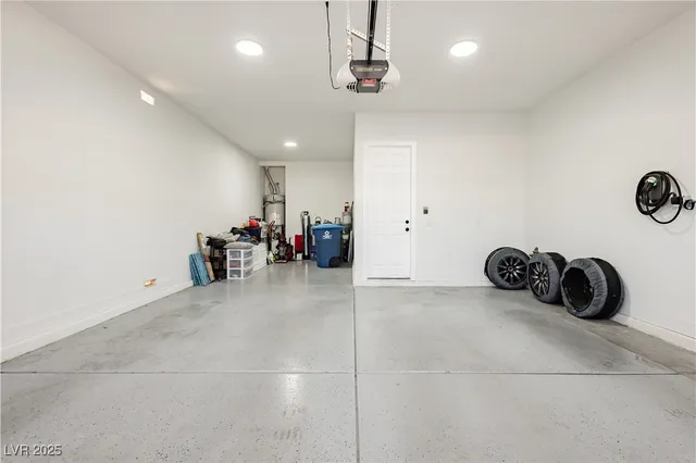 $2,698,000 | 2006 Country Cove Court, Las Vegas, NV 89135