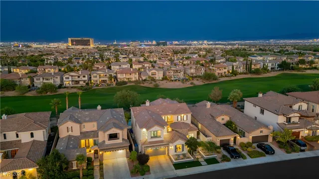 $2,698,000 | 2006 Country Cove Court, Las Vegas, NV 89135