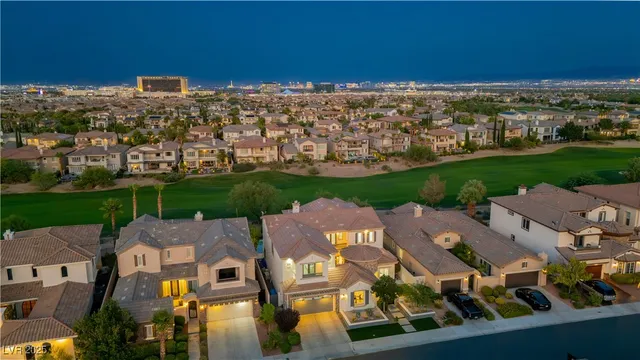 $2,698,000 | 2006 Country Cove Court, Las Vegas, NV 89135