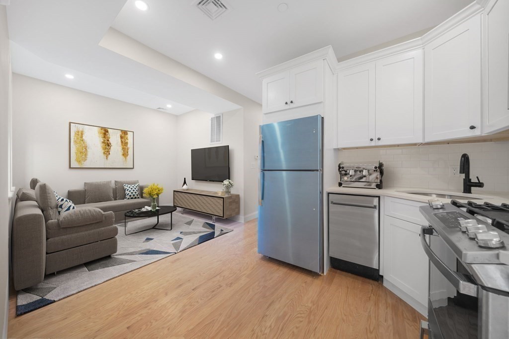 95 Endicott Street, Unit 2 Boston, MA 02113 - Photo 4 of 12