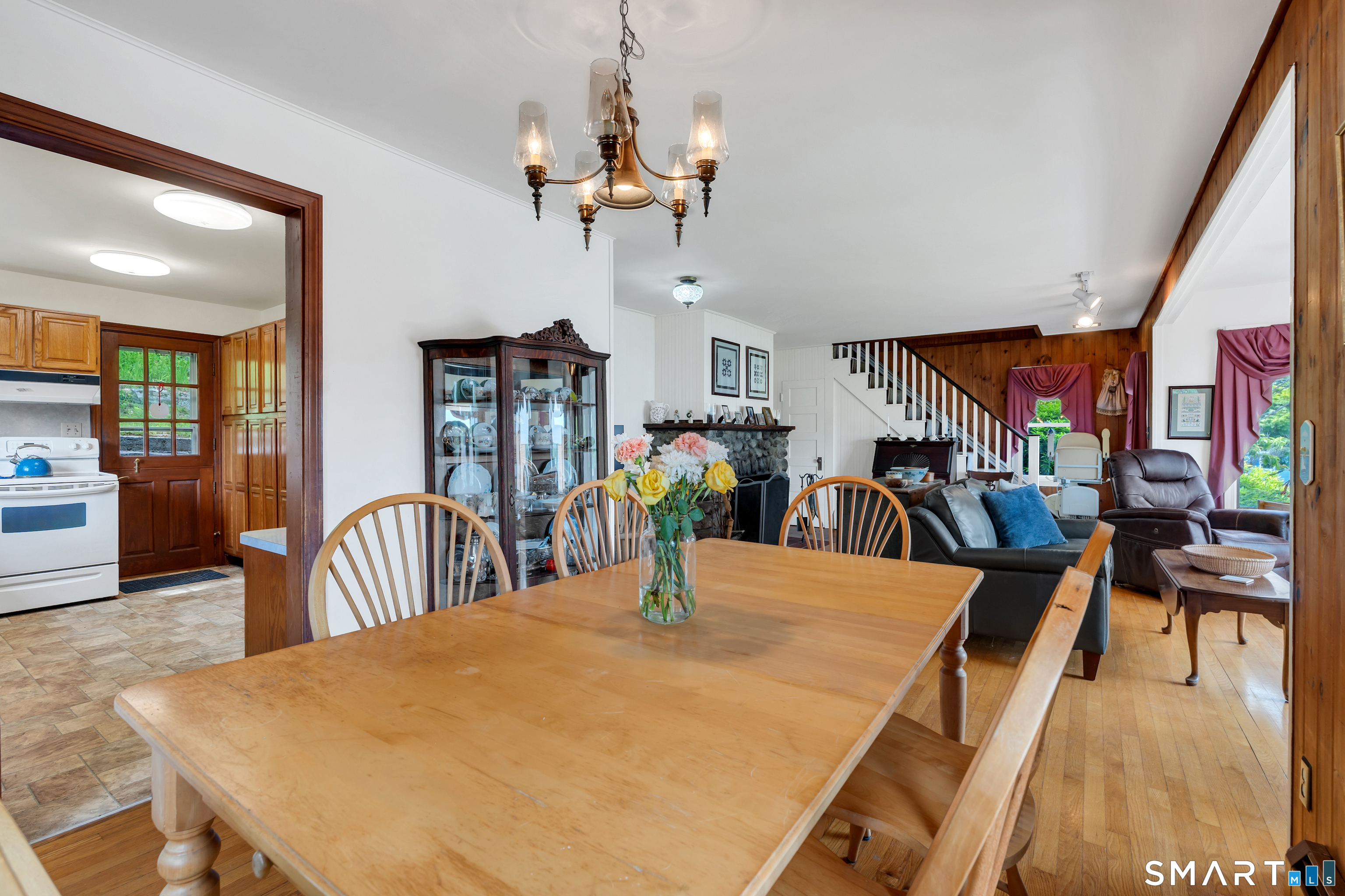 16 Ledge Road East Lyme, CT 06357 - Photo 11 of 34