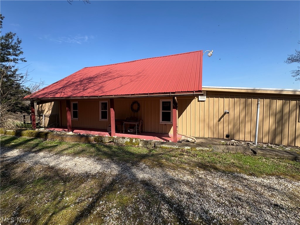 64446 Erie Road Salesville, OH 43778 - Photo 4 of 32