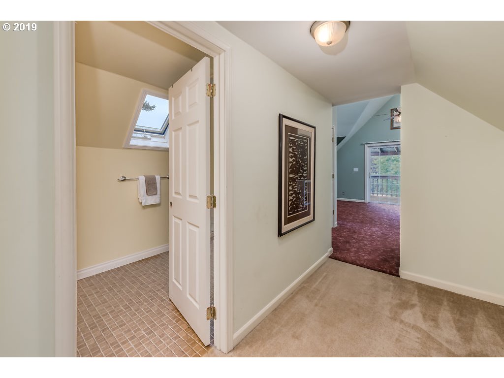 8323 South Vale Garden Road Canby, OR 97013 - Photo 16 of 32 Bathroom, Attached