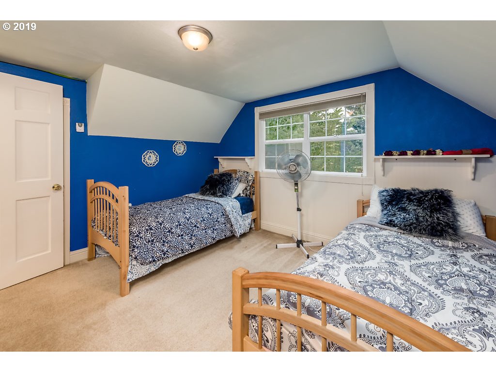8323 South Vale Garden Road Canby, OR 97013 - Photo 19 of 32 Bedroom