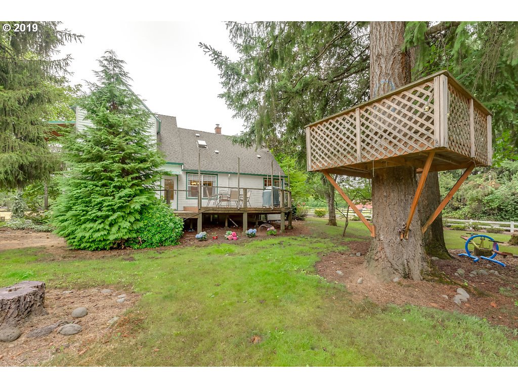 8323 South Vale Garden Road Canby, OR 97013 - Photo 24 of 32 Deck