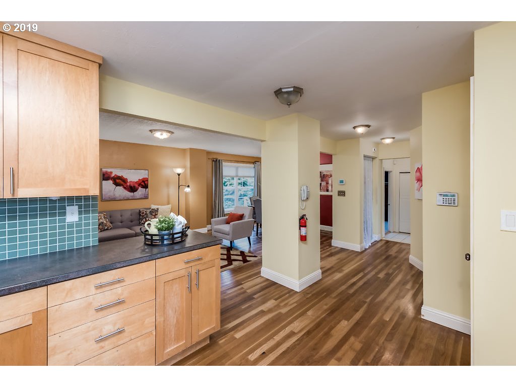 8323 South Vale Garden Road Canby, OR 97013 - Photo 10 of 32 Gallery Image 10