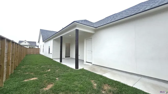 $2,400 | 13953 Grand Settlement Boulevard, Central, LA 70818