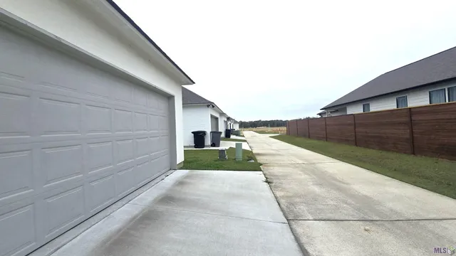 $2,400 | 13953 Grand Settlement Boulevard, Central, LA 70818