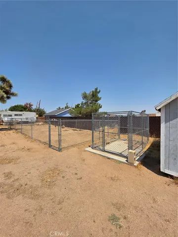 $2,600 | 13568 Live Oak Street, Hesperia, CA 92345