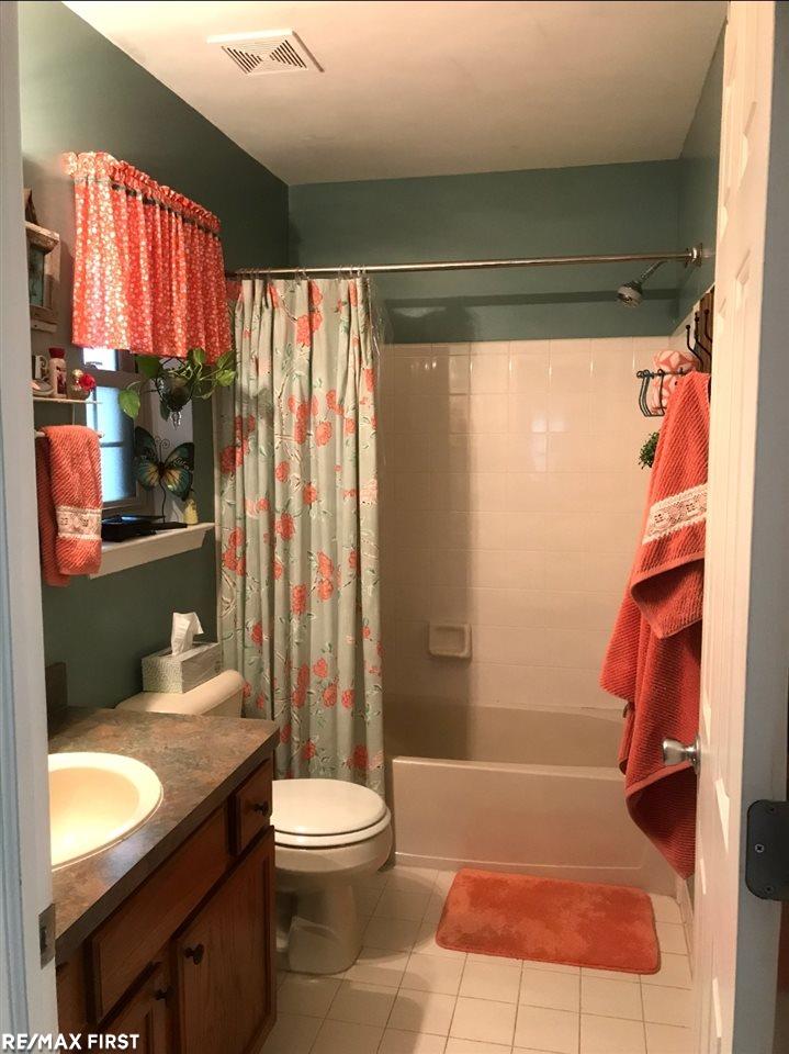 35861 Harvard Road New Baltimore, MI 48047 - Photo 23 of 51 Main Bath