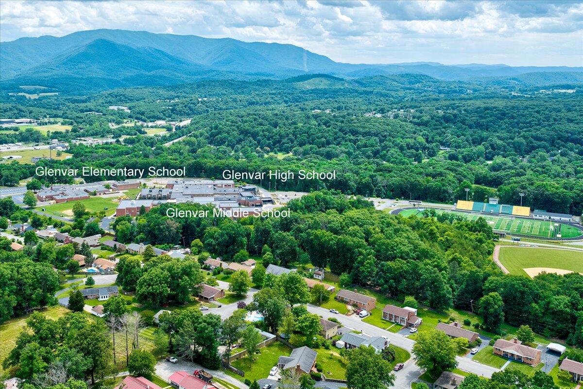 4277 Daugherty Road Salem, VA 24153 - Photo 38 of 48 a view of a city with lush green forest