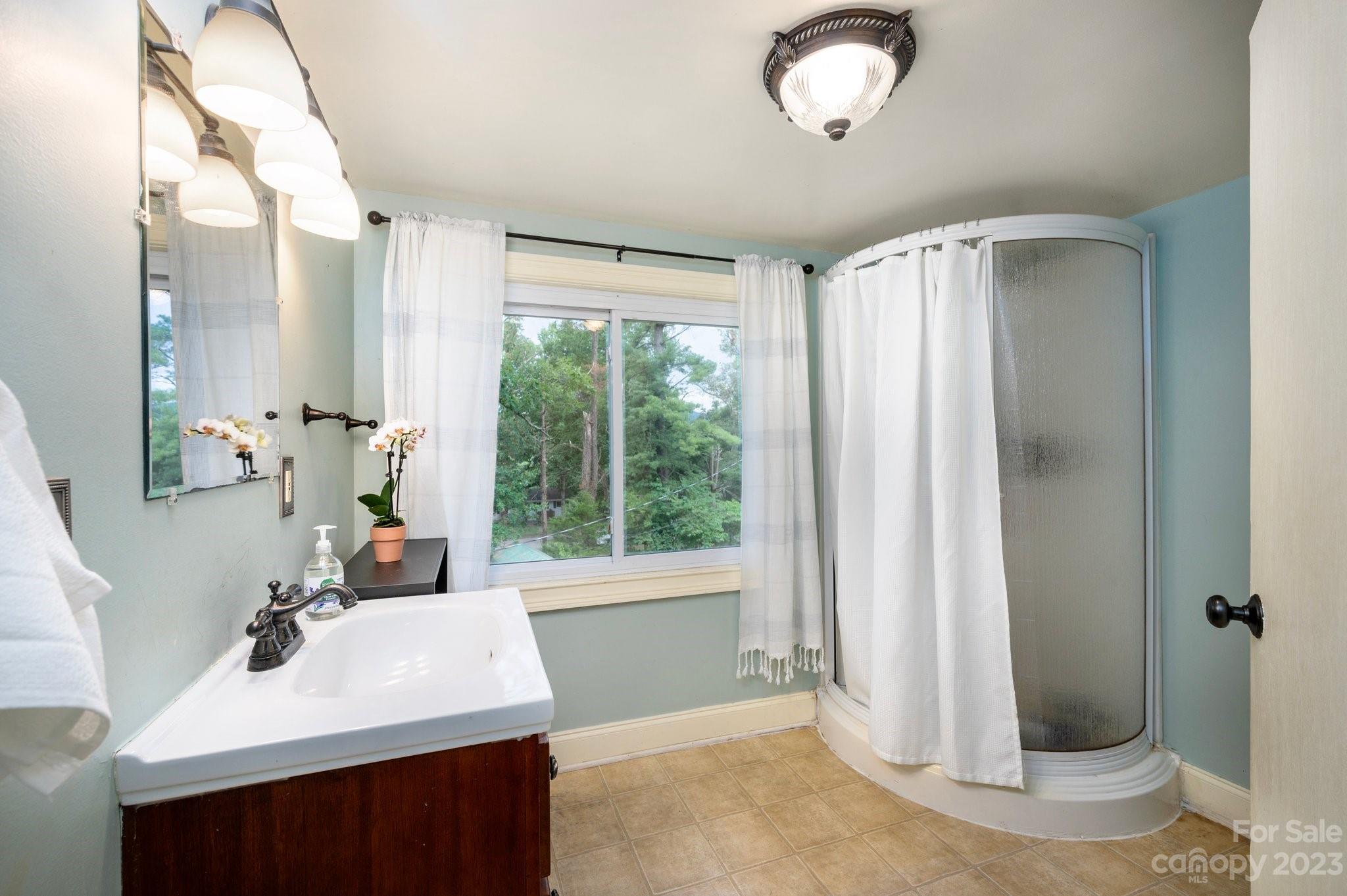 41 Lindsey Road Candler, NC 28715 - Photo 21 of 32 Gallery Image 21
