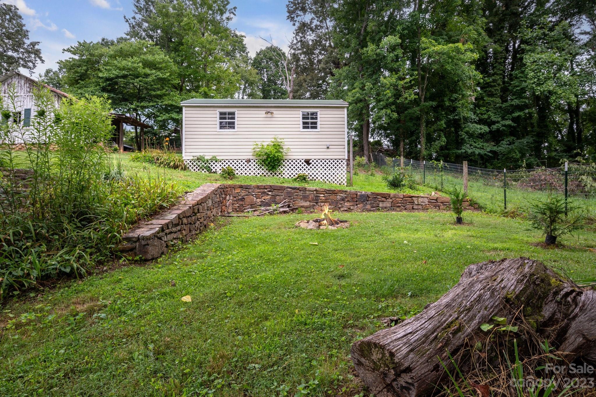 41 Lindsey Road Candler, NC 28715 - Photo 22 of 32 Gallery Image 22