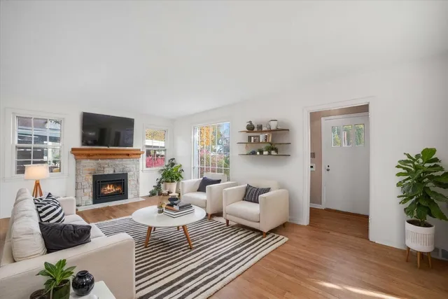 $850,000 | 208 North Maple Terrace, Oconomowoc, WI 53066