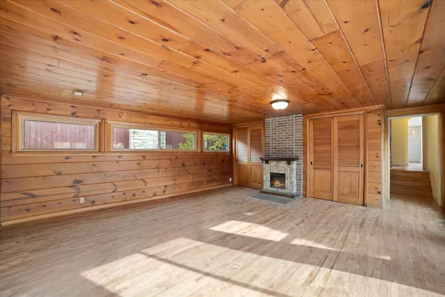 $850,000 | 208 North Maple Terrace, Oconomowoc, WI 53066