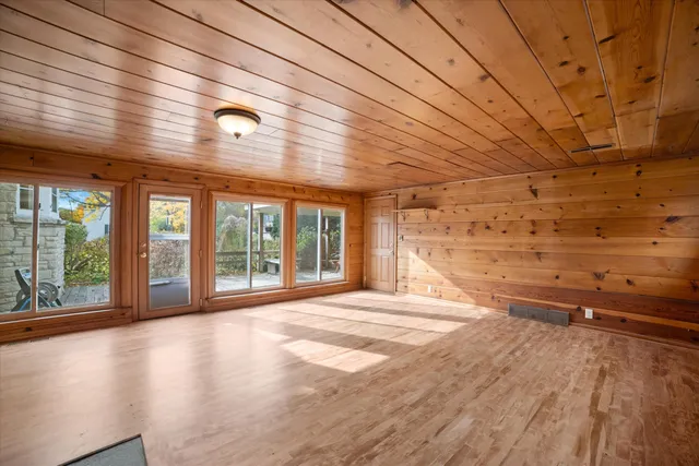 $850,000 | 208 North Maple Terrace, Oconomowoc, WI 53066