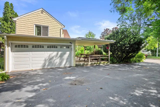 $850,000 | 208 North Maple Terrace, Oconomowoc, WI 53066