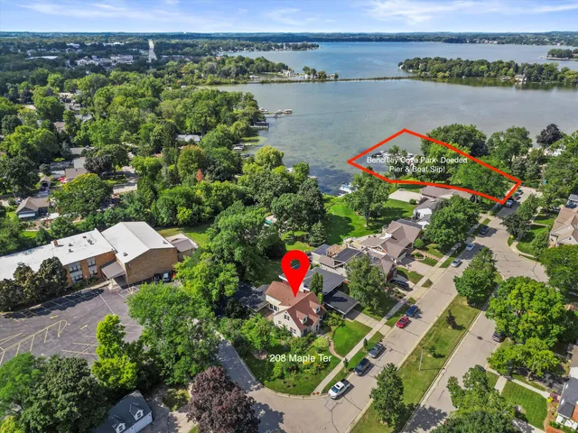 $850,000 | 208 North Maple Terrace, Oconomowoc, WI 53066