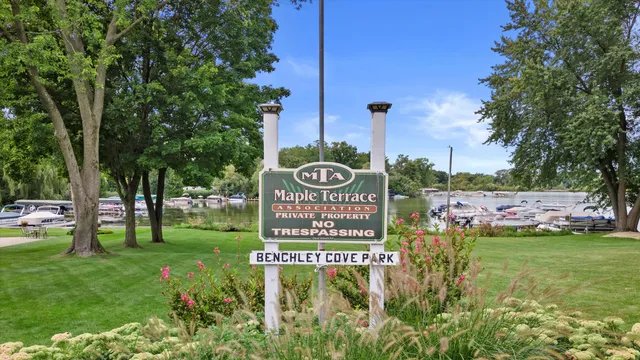 $850,000 | 208 North Maple Terrace, Oconomowoc, WI 53066