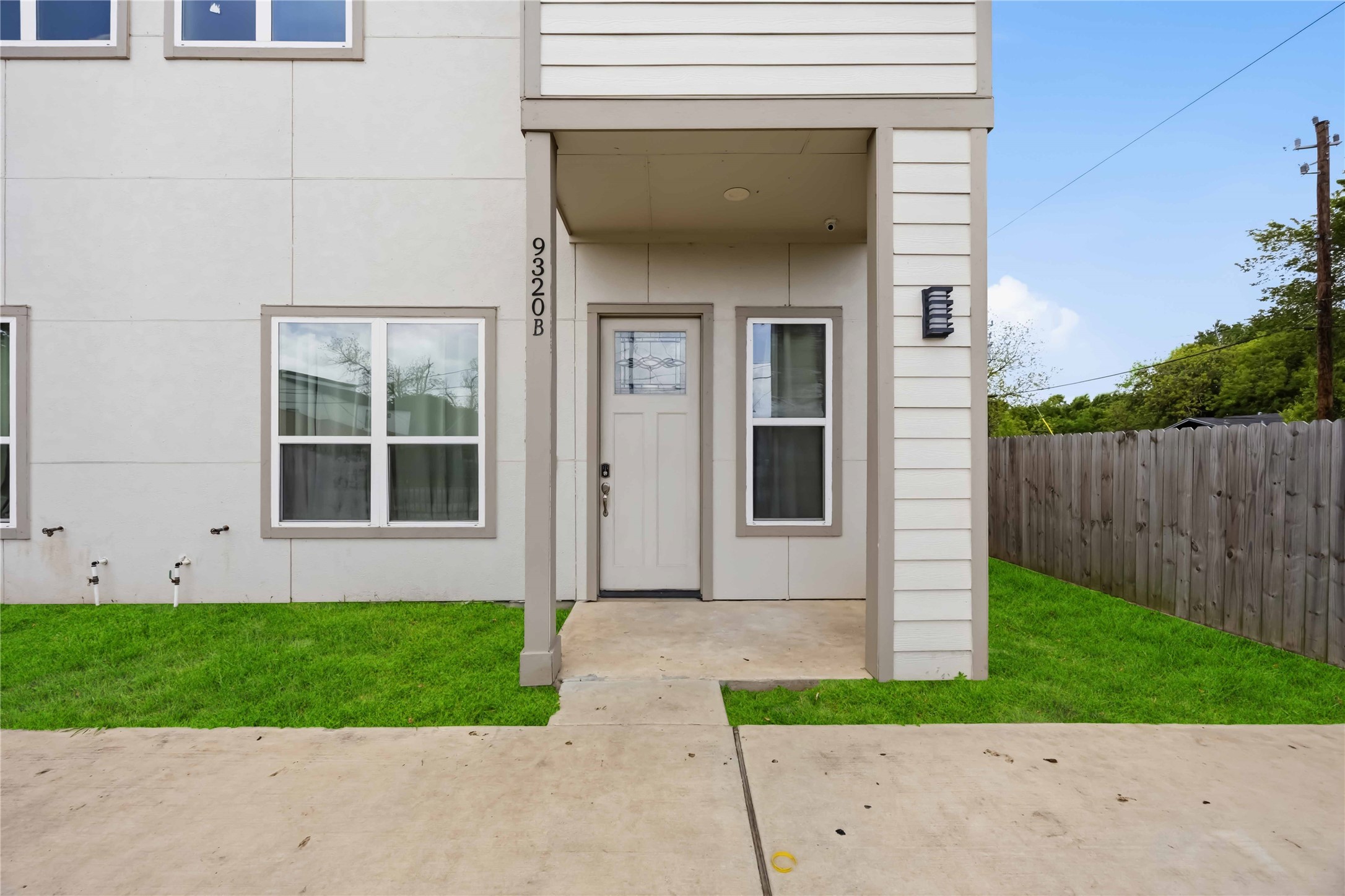 9320 Coffee Street, Unit B Houston, TX 77033 - Photo 3 of 26
