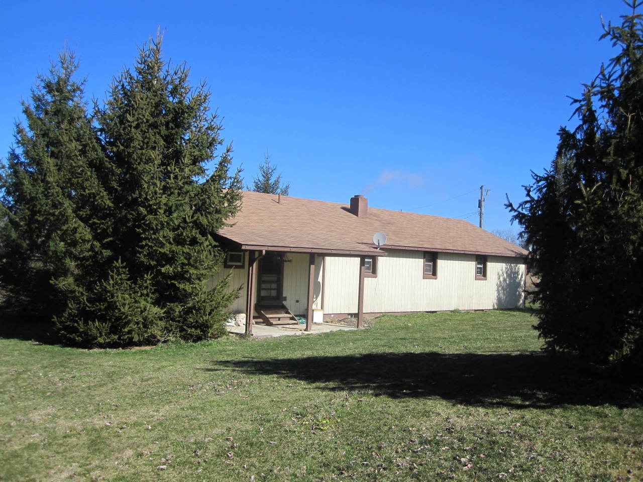 4 Hundley Road Crawley, WV 24931 - Photo 1 of 18 Nice starter home, home does need some updating, but very livable.