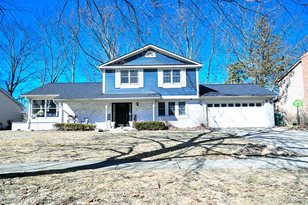 433 Dutch Mill Drive Flushing, MI 48433 - Photo 1 of 26