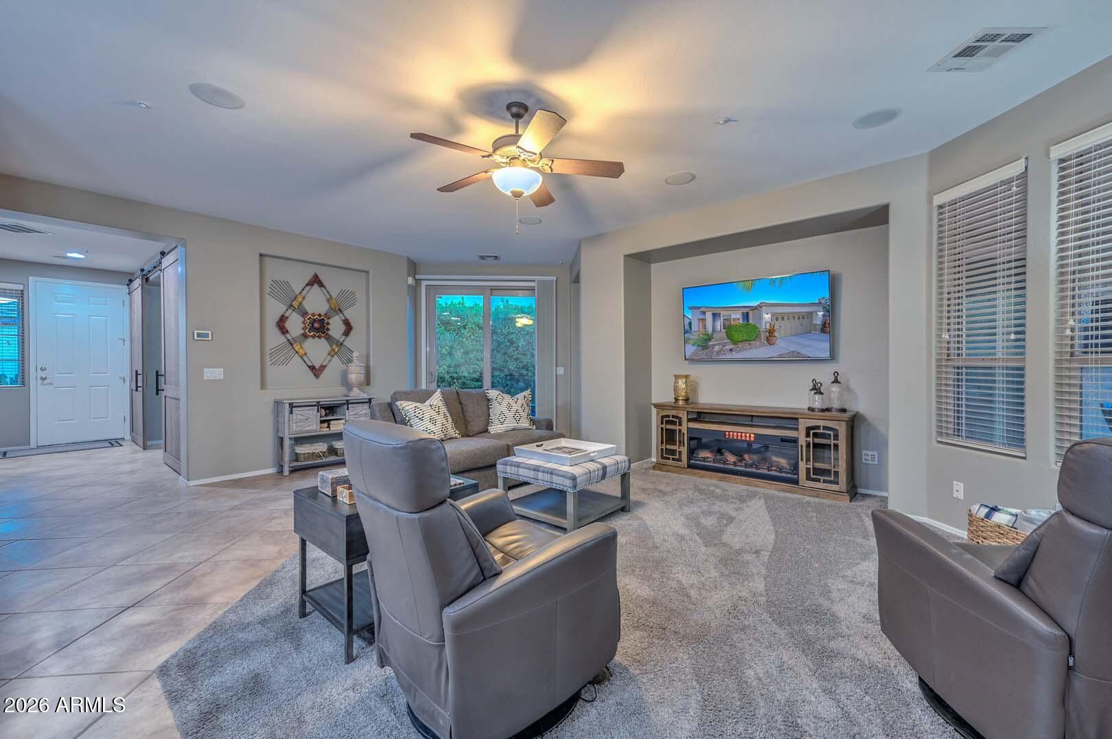 12843 West Black Hill Road Peoria, AZ 85383 - Photo 4 of 47 Great Room-Foyer