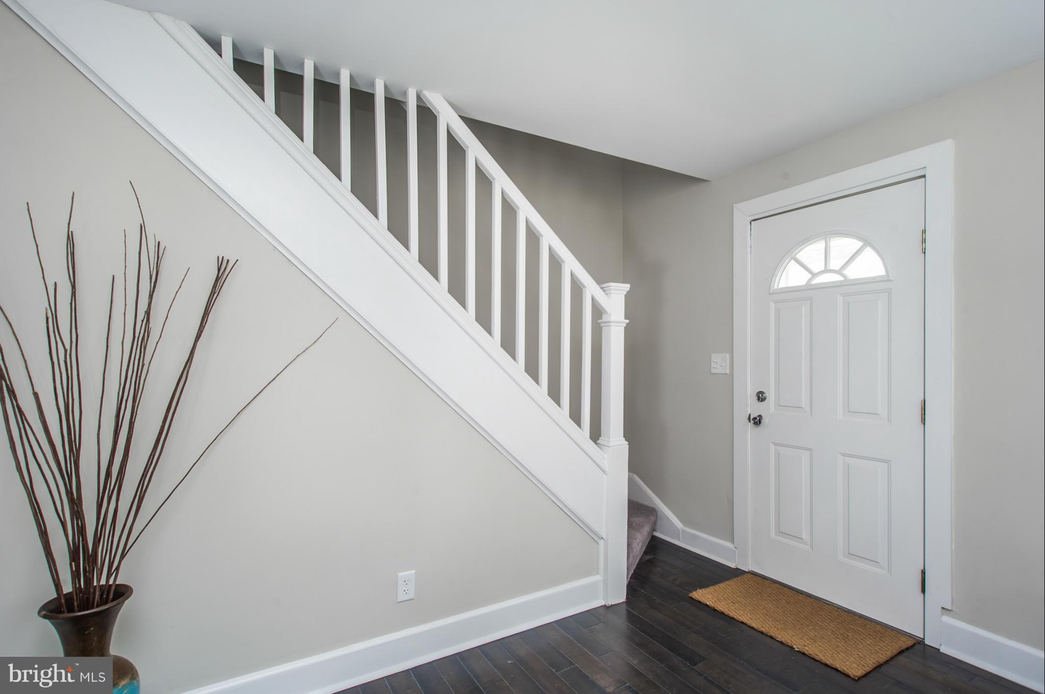 46 Township Road Baltimore, MD 21222 - Photo 6 of 29 Living Room