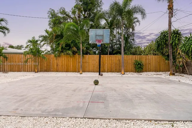 $6,499 | 5250 Northeast 15th Avenue, Fort Lauderdale, FL 33334