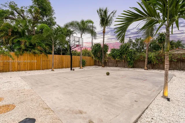 $6,499 | 5250 Northeast 15th Avenue, Fort Lauderdale, FL 33334