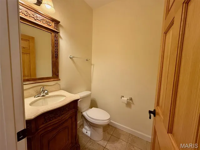 $575,000 | 20404 Alpine Trail, Raymondville, MO 65555