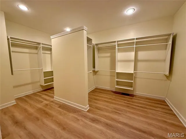 $575,000 | 20404 Alpine Trail, Raymondville, MO 65555