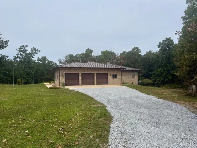 $575,000 | 20404 Alpine Trail, Raymondville, MO 65555