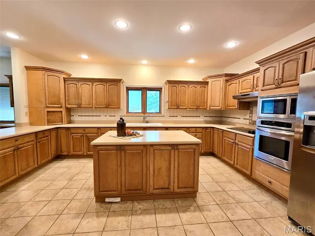 $575,000 | 20404 Alpine Trail, Raymondville, MO 65555