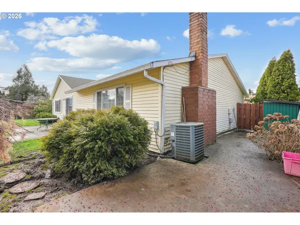 $450,000 | 820 Northeast Cochran Avenue, Gresham, OR 97030