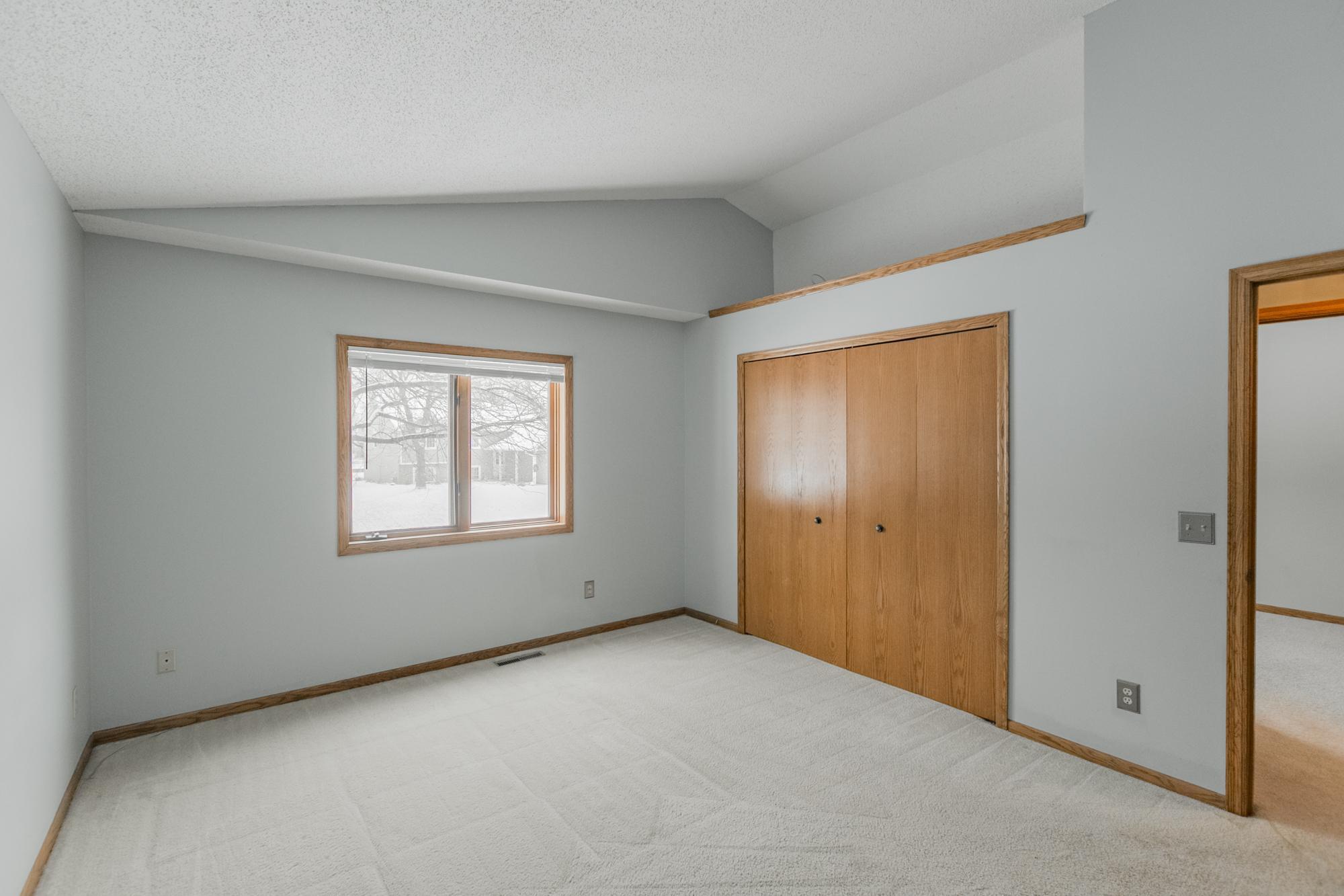 4505 Hay Lake Road South Eagan, MN 55123 - Photo 16 of 35