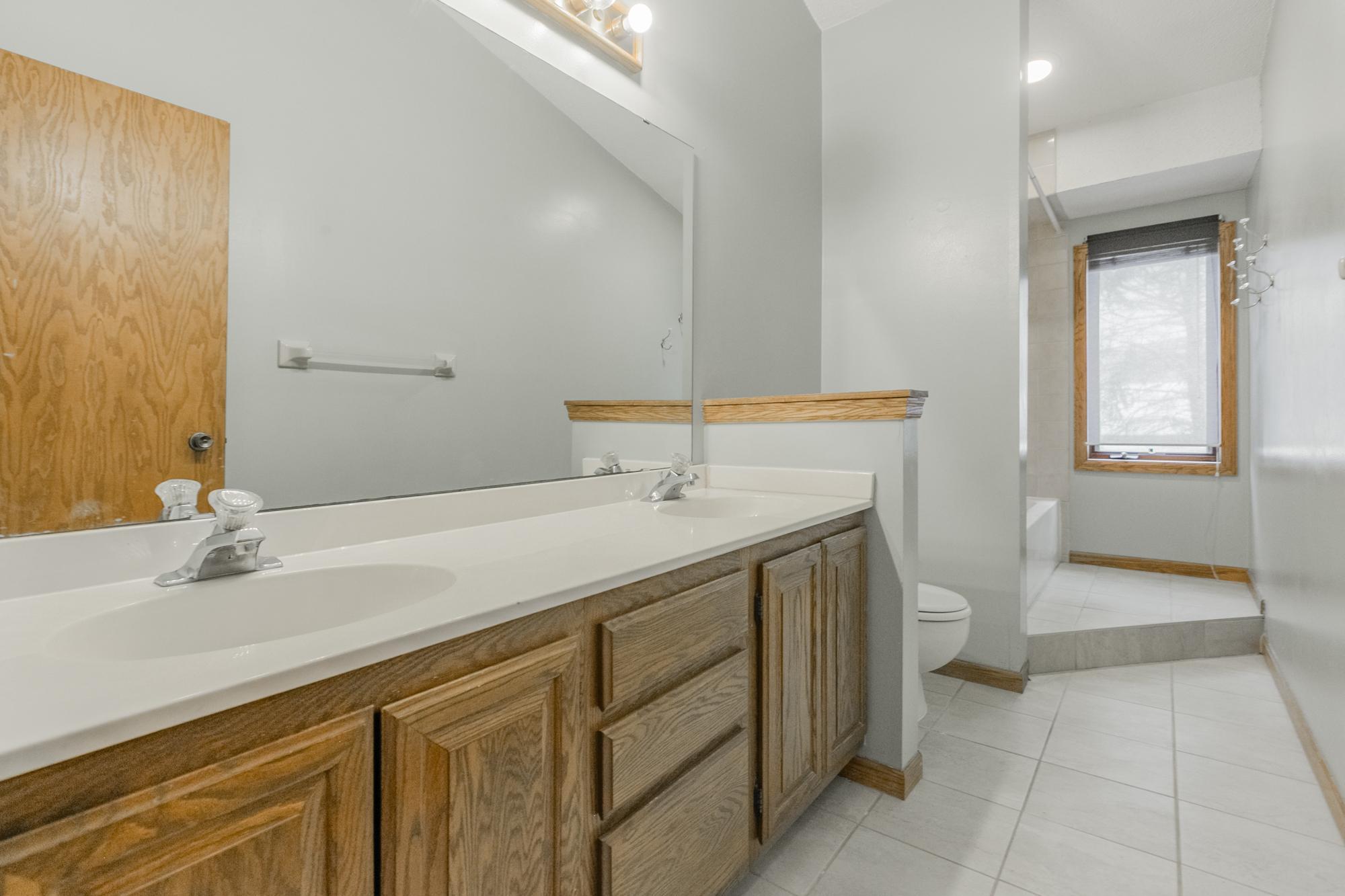4505 Hay Lake Road South Eagan, MN 55123 - Photo 20 of 35
