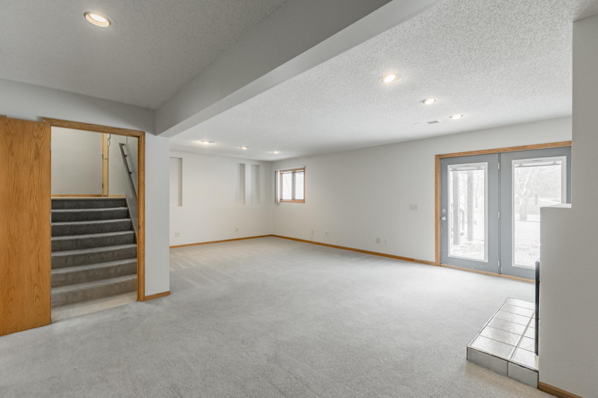 4505 Hay Lake Road South Eagan, MN 55123 - Photo 22 of 35