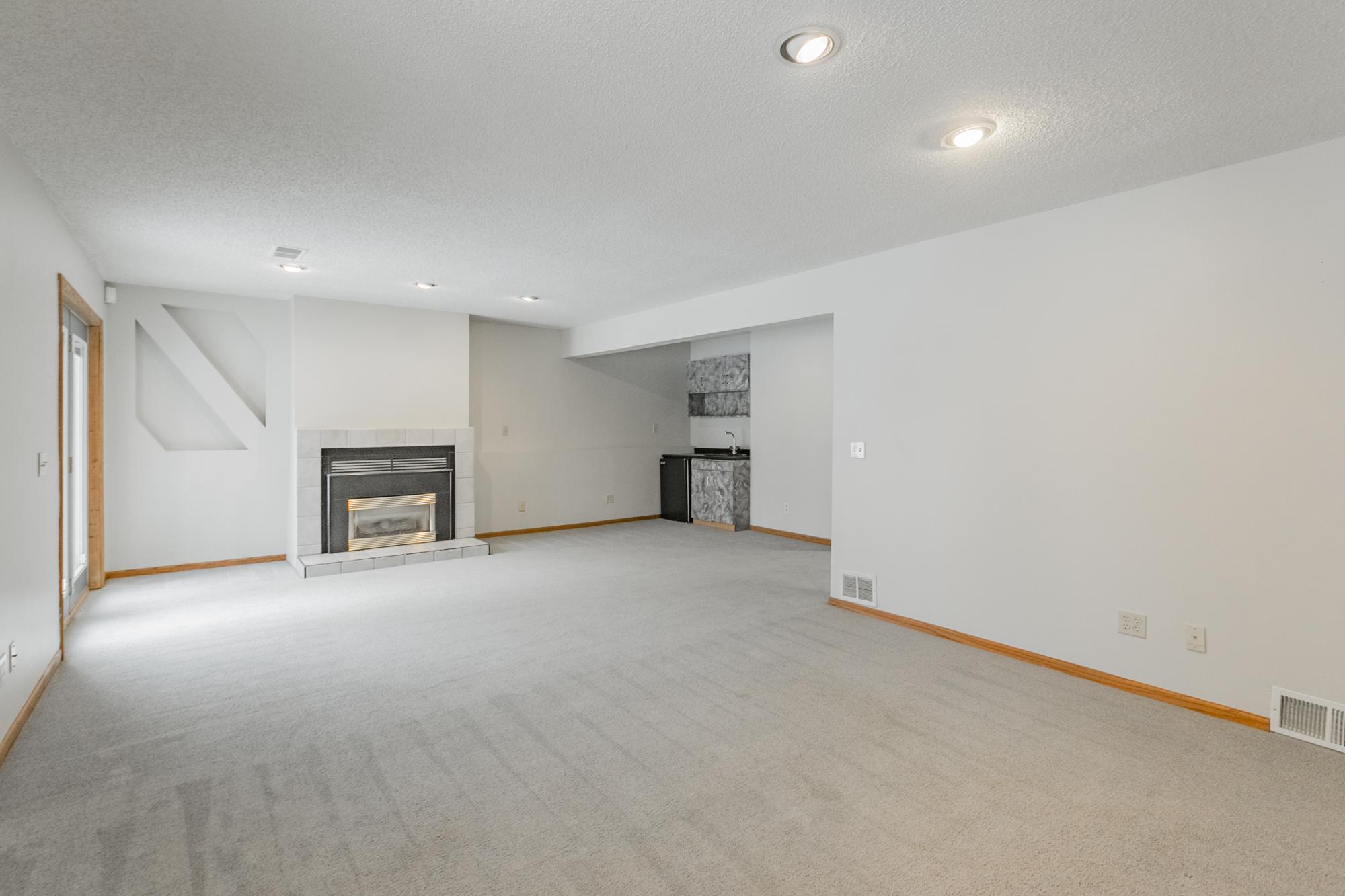 4505 Hay Lake Road South Eagan, MN 55123 - Photo 24 of 35