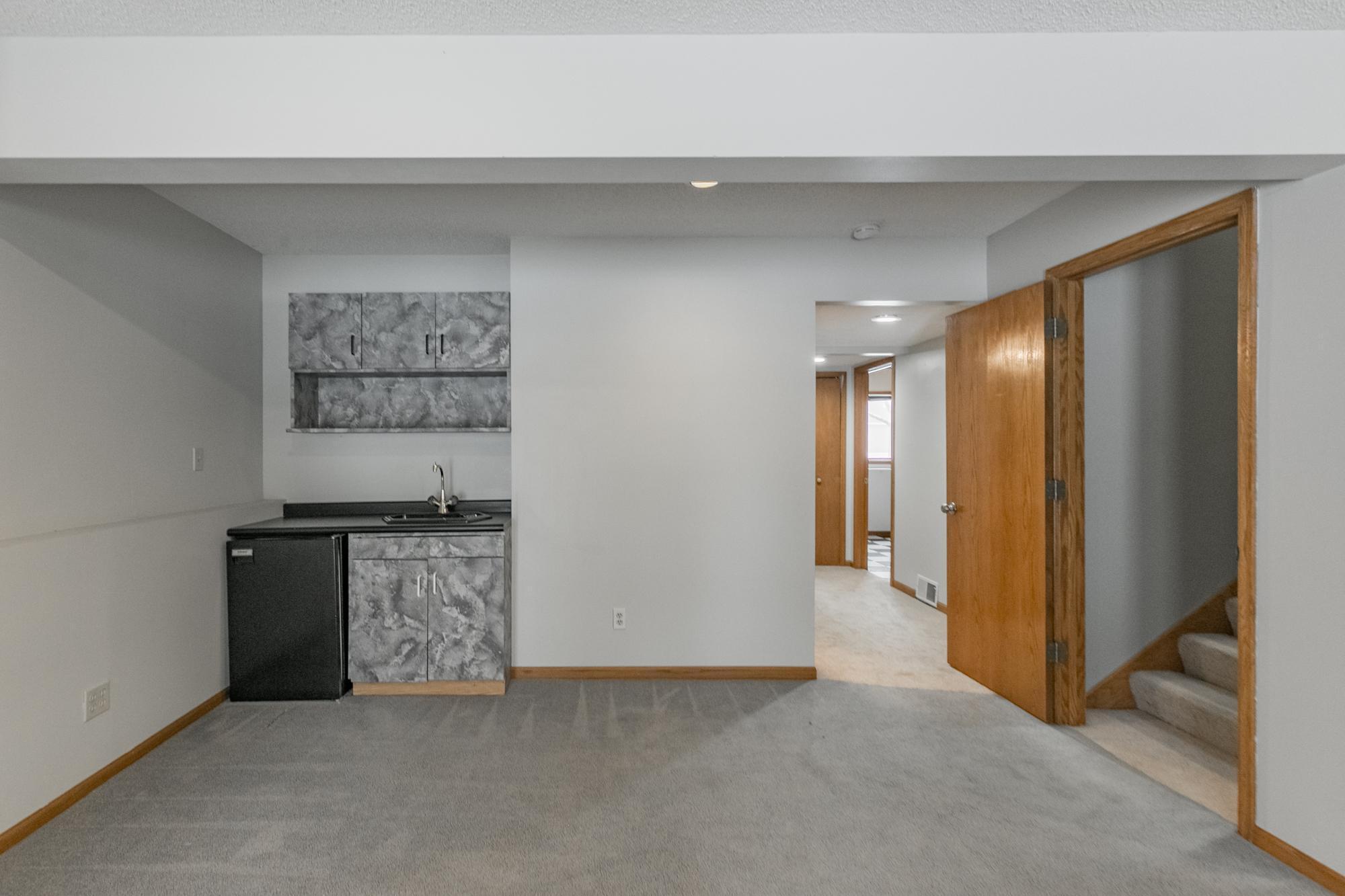 4505 Hay Lake Road South Eagan, MN 55123 - Photo 25 of 35